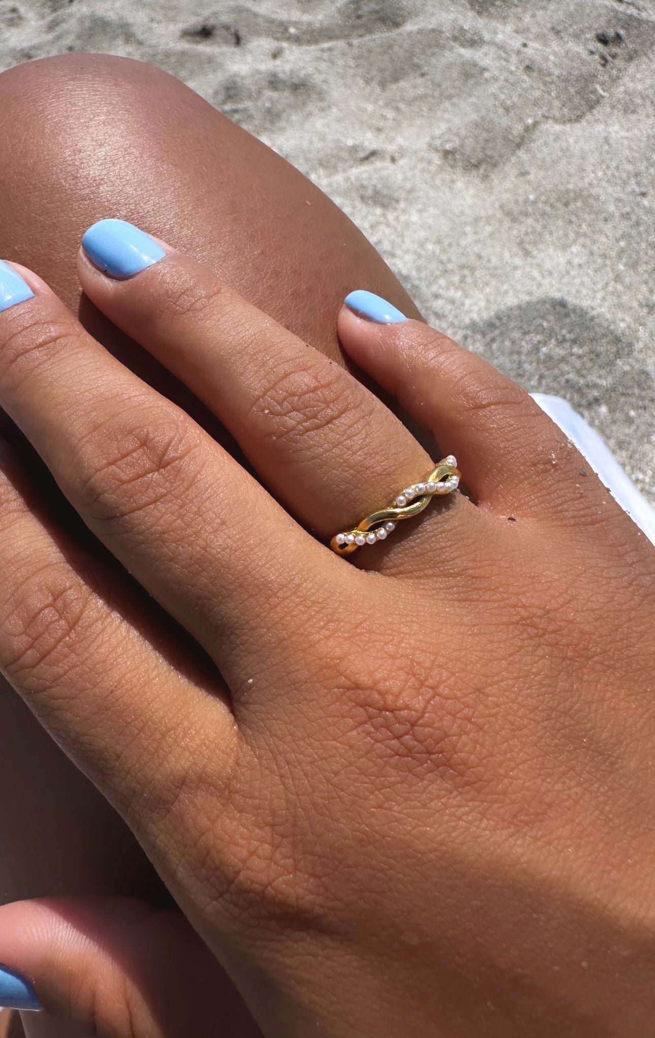 Dainty Pearly Ring