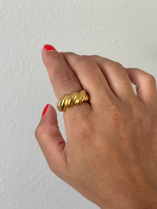 Twisted Ring