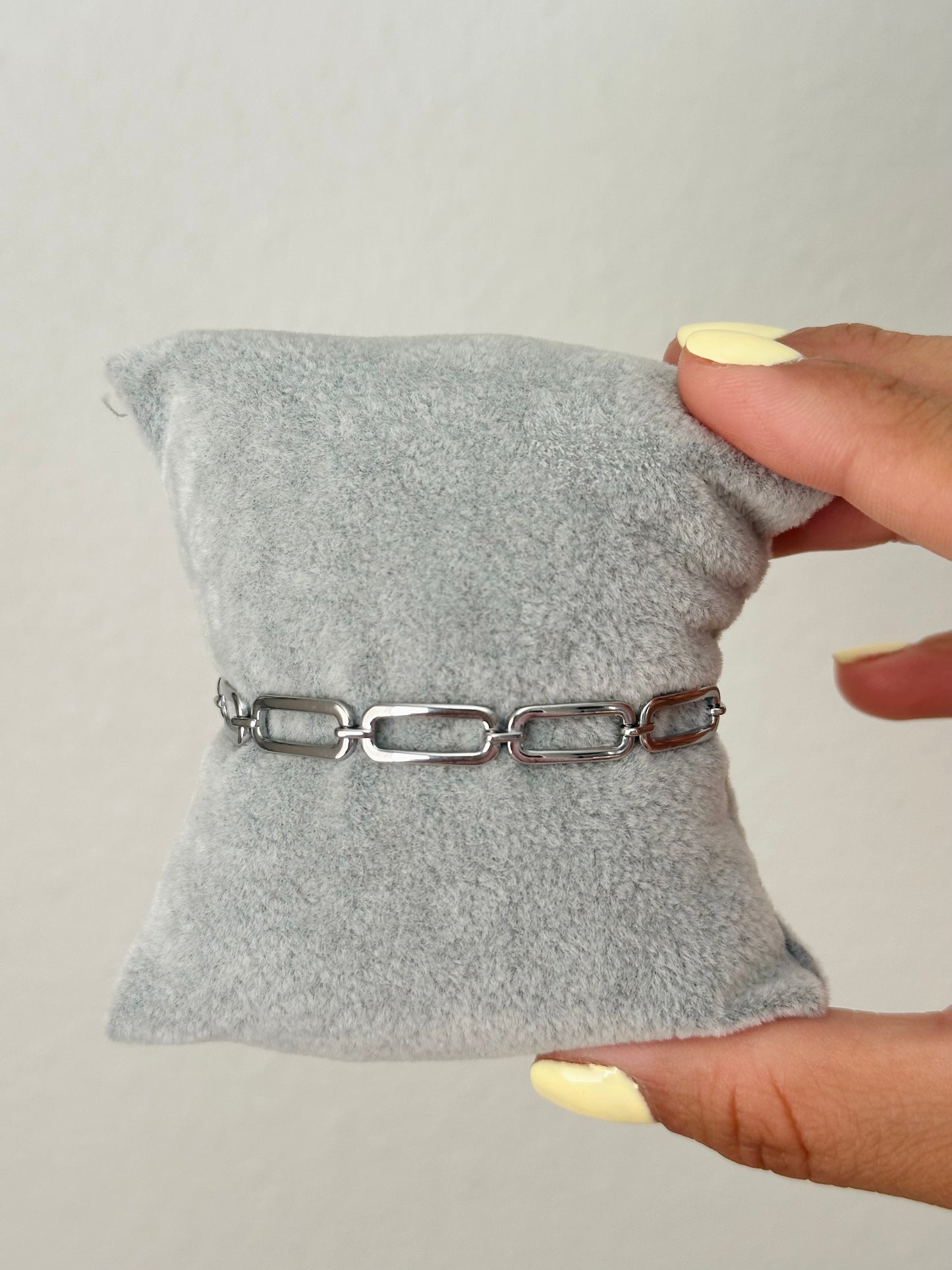 Paper Clip Bracelet (Gold or Silver)