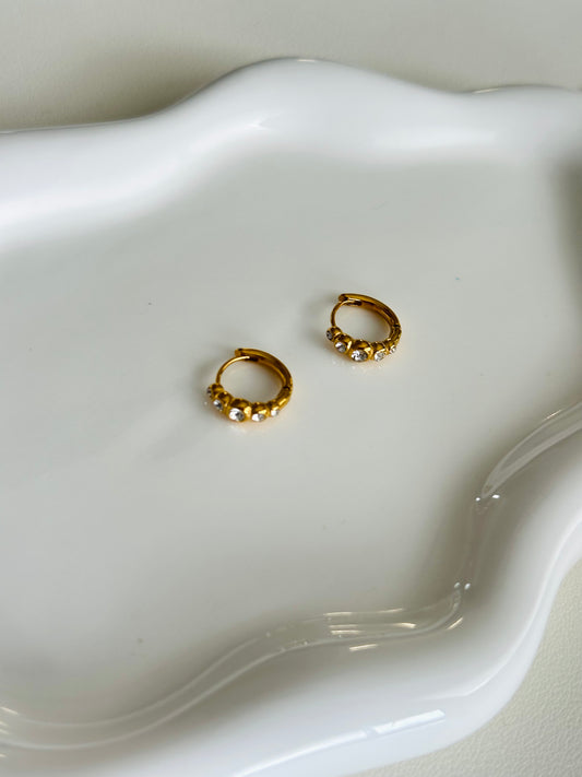 Zircon tiny huggies