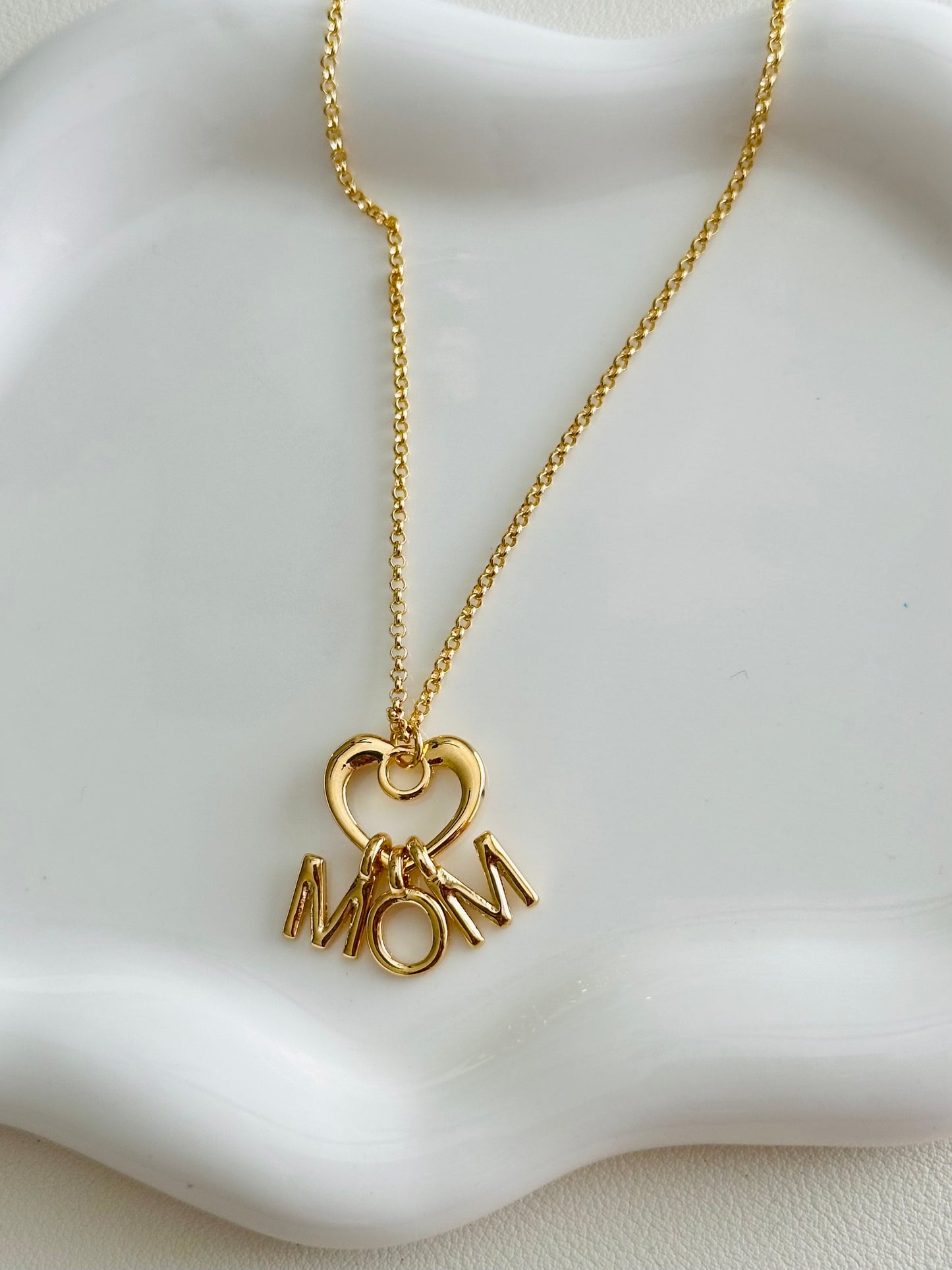 MOM Necklace