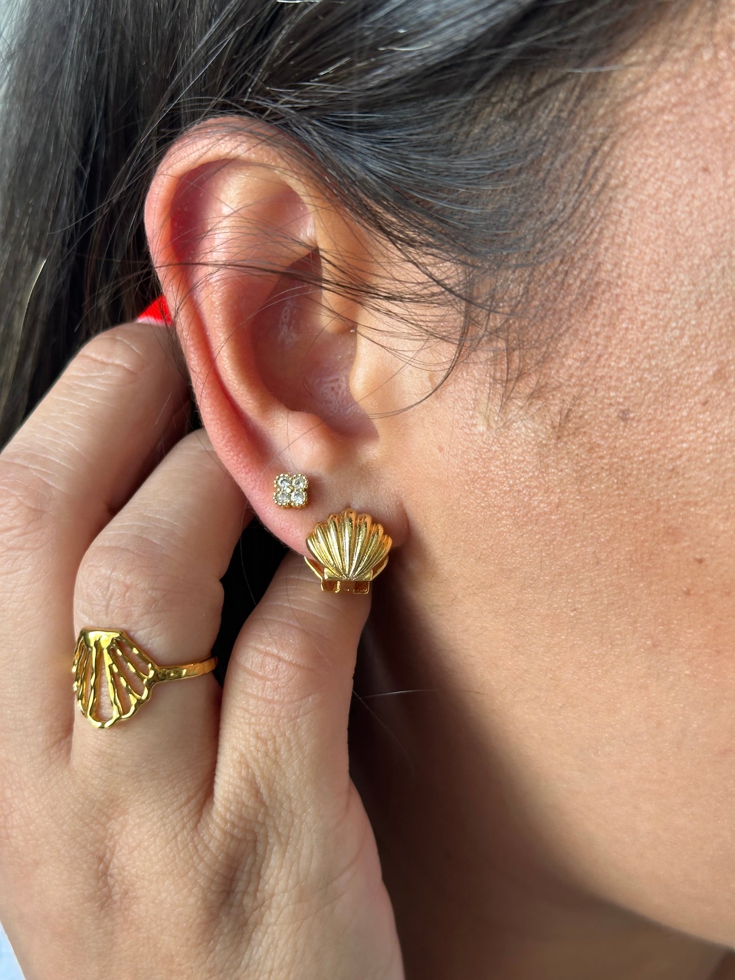 Conchita Studs