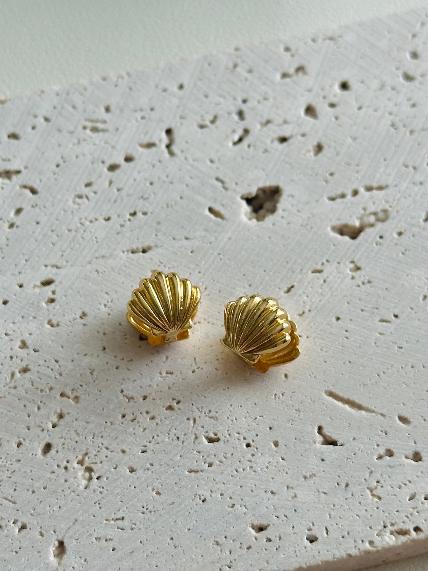 Conchita Studs