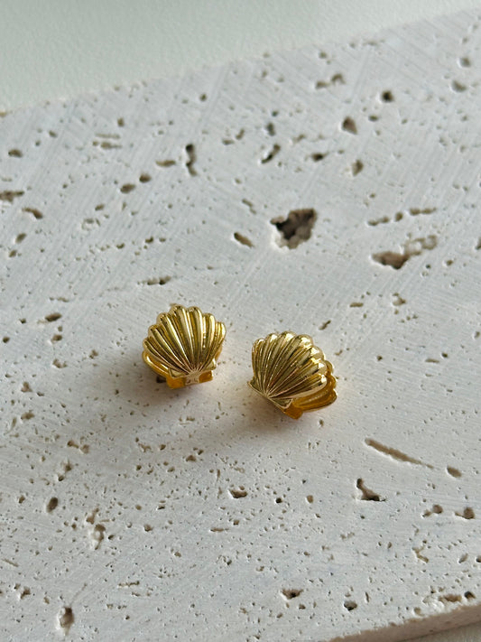 Conchita Studs