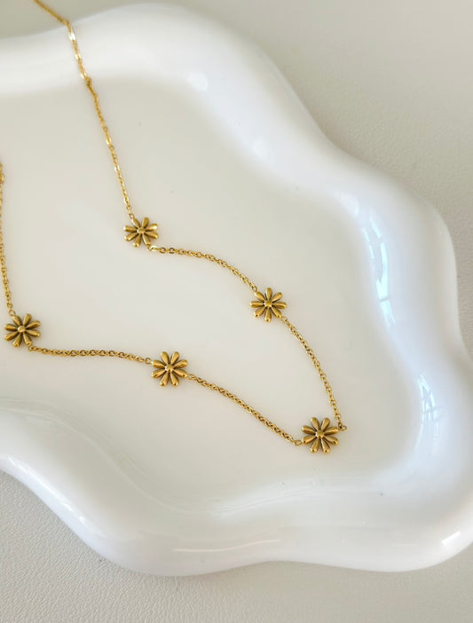 Daisy Necklace